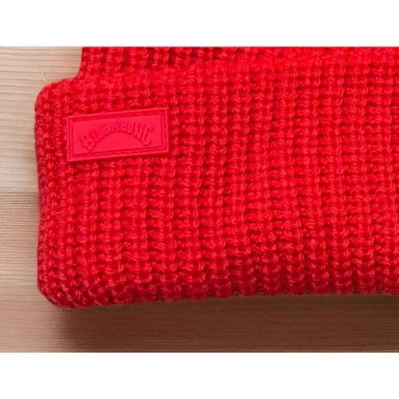 Bright Red Billabong Roamer Beanie Hat New - 2020 Rare Find Winter Ski Snow Cap - Picture 5 of 5